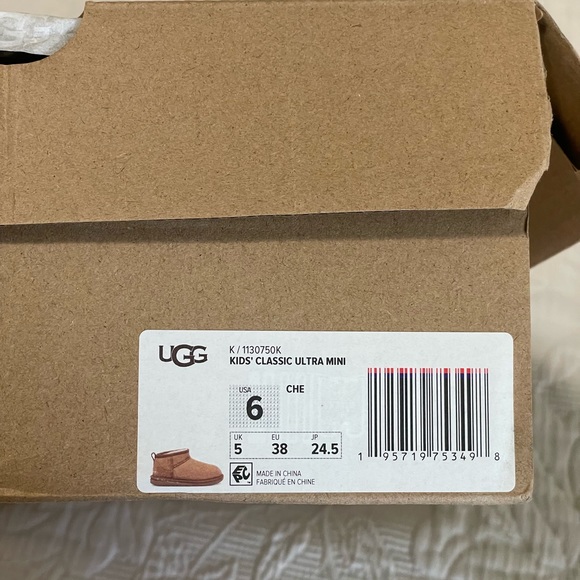 UGG Chestnut Ultra Mini Women’s Size 7/ Kids Size 6 - New With Box - Picture 8 of 8